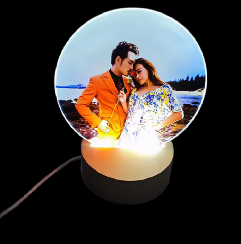 Lampe veilleuse ronde sublimation LED USB avec plaque acrylique et socle bambou – Image 3