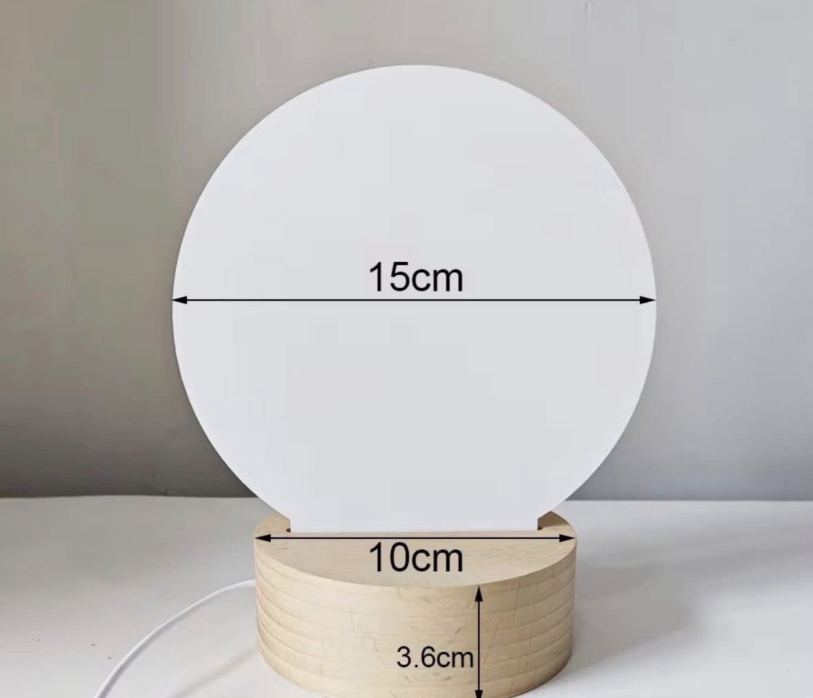 Lampe veilleuse ronde sublimation LED USB avec plaque acrylique et socle bambou – Image 2